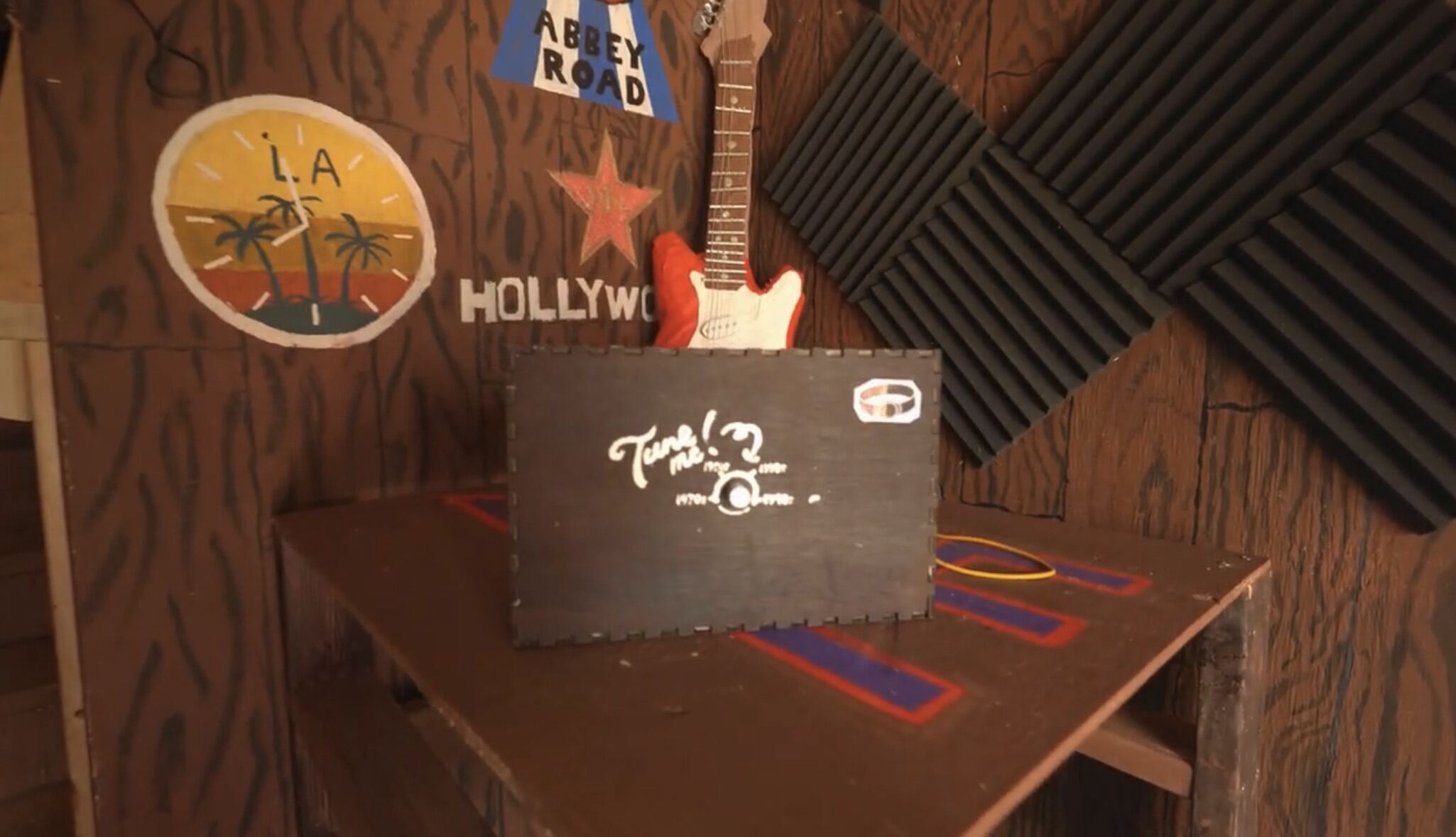Vintage radio craft with tuning knob